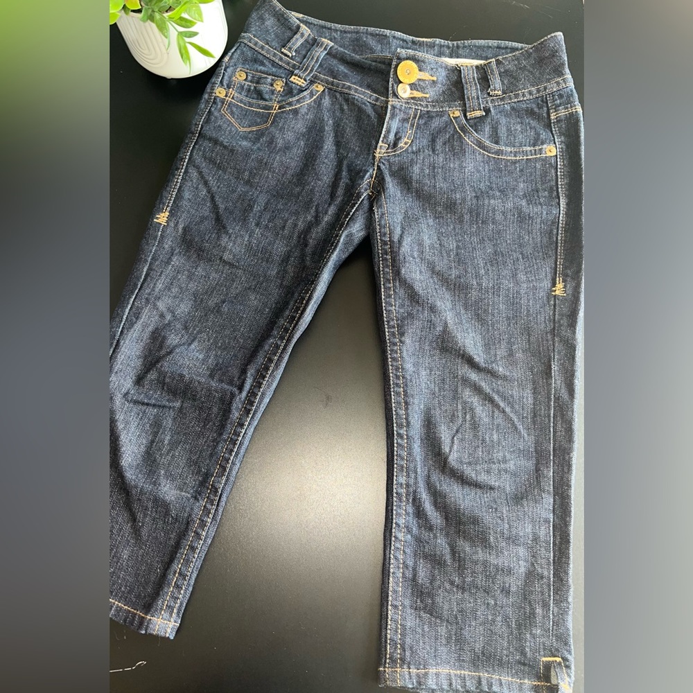 DKNY Prince Street Jean Dark Blue Denim Jean Capris EUC Size 3